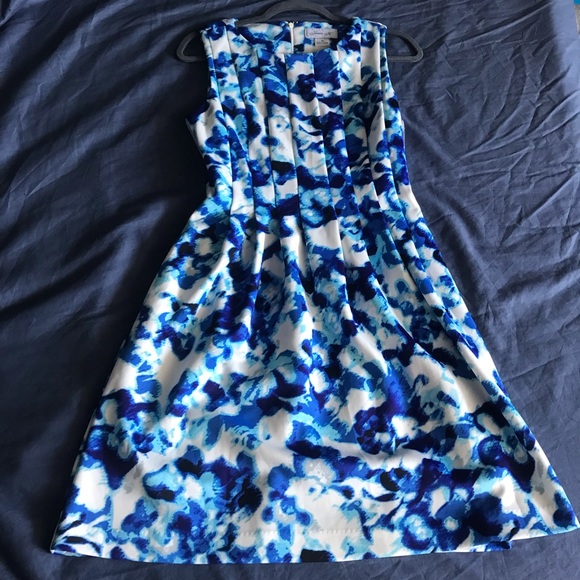Jessica Howard Fit and Flare pleated dress blue/white floral print pockets 10 - Picture 2 of 2